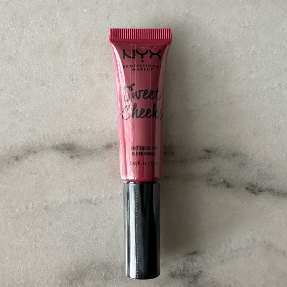NYX Sweet Cheeks Soft Cheek Tint Cream Blush - Picture 4 of 5
